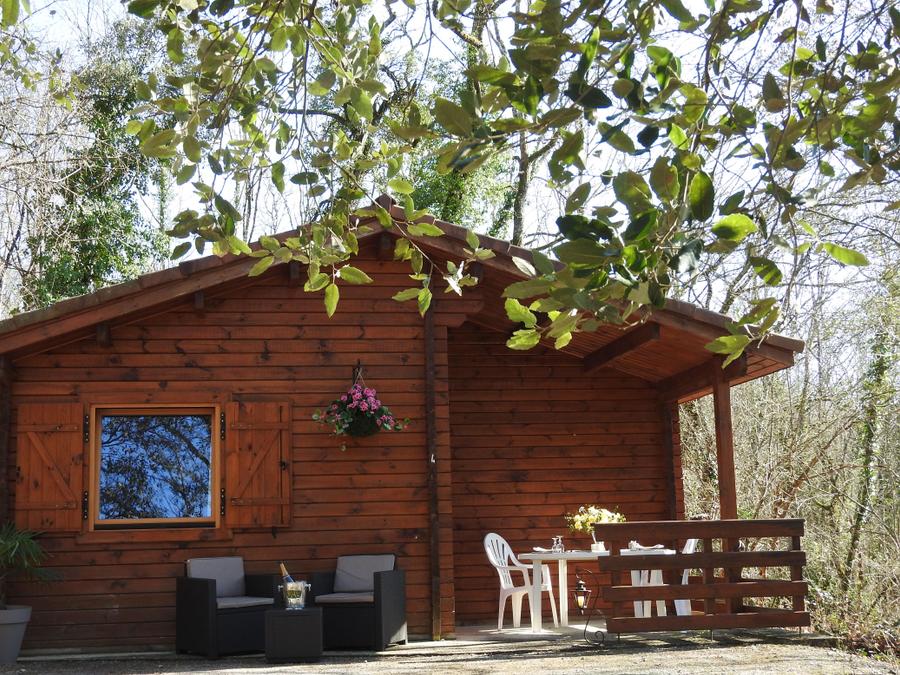 Chalet 2 personnes - en bois massif ( mineurs de - 18 ans non acceptés) 2