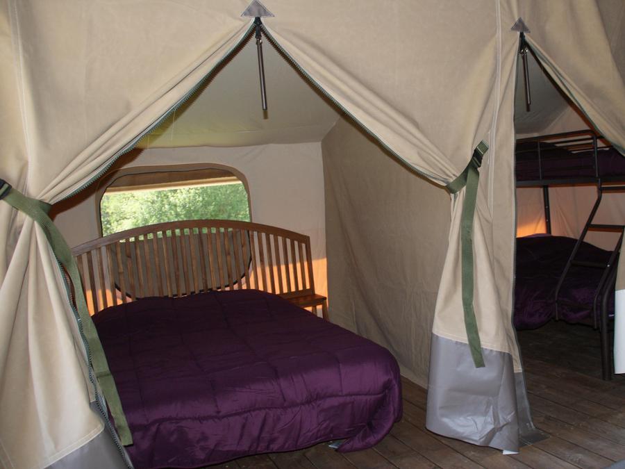 Tente en toile et en bois 5 personnes - Tente Safari 30m² CONFORT 2 chambres + terrasse couverte + BBQ 3