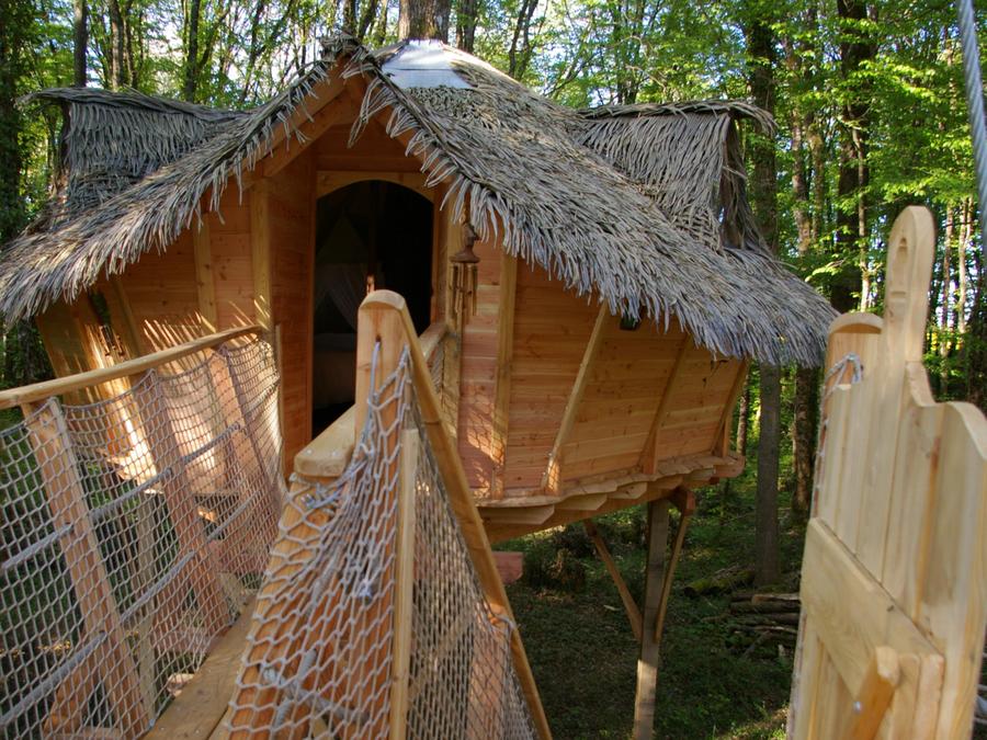 Hébergement 4 personnes - Cabane dans les arbres - Ecureuils 0
