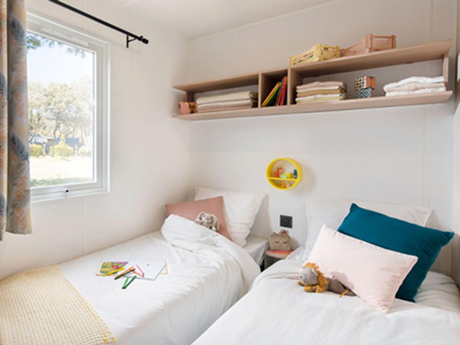 Mobilhome 6 personnes - Premium 35m² 3 chambres + Climatisation + TV + LV + terrasse couverte 2