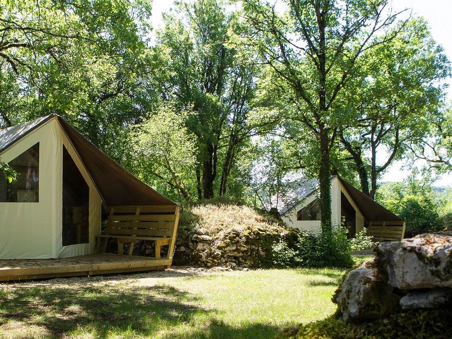 Tente en toile et en bois 4 personnes - Tente confort - 2 chambres - cuisine - sans sanitaires 4 pers. 1