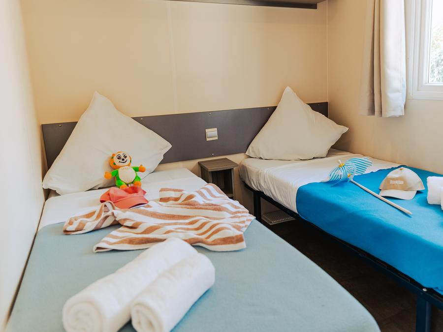 Mobilhome 4 personnes - Loisir Confort 2ch. 4pers. - 25m2 Terrasse couverte - SAM 4