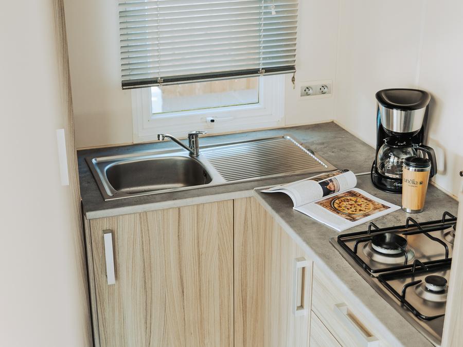 Mobilhome 4 personnes - LOISIR CONFORT 2ch/4p - 25m² - Terrasse couverte - DIM 6