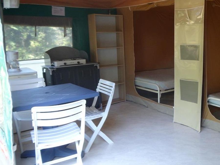 Bungalow toilé 4 personnes - Sans sanitaires 1