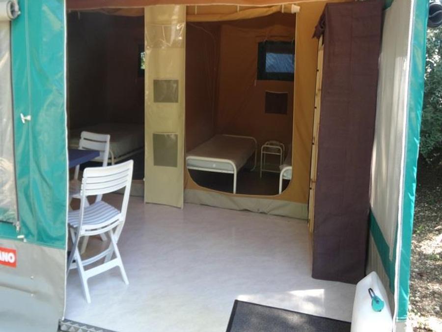 Bungalow toilé 4 personnes - Sans sanitaires 2