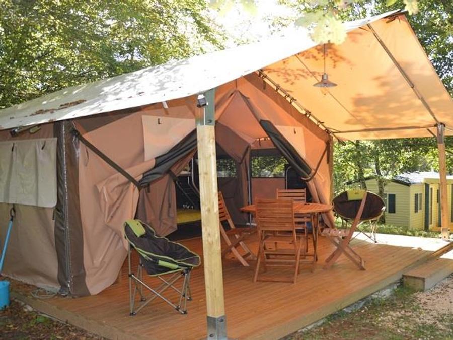 Tente en toile et en bois 5 personnes - LODGE VICTORIA sans sanitaires 0