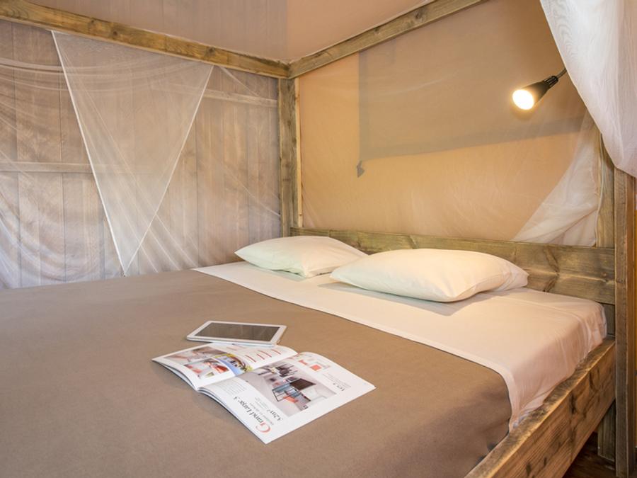 Tente en toile et en bois 5 personnes - Tente Ciela Nature Lodge - 2 chambres - Cuisine équipée – Salle de bain 3
