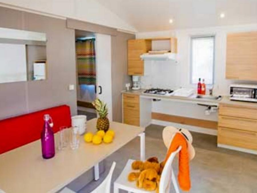 Mobilhome 4 personnes - Mobil Home Confort 27m² (2 chambres) PMR + terrasse + TV 2