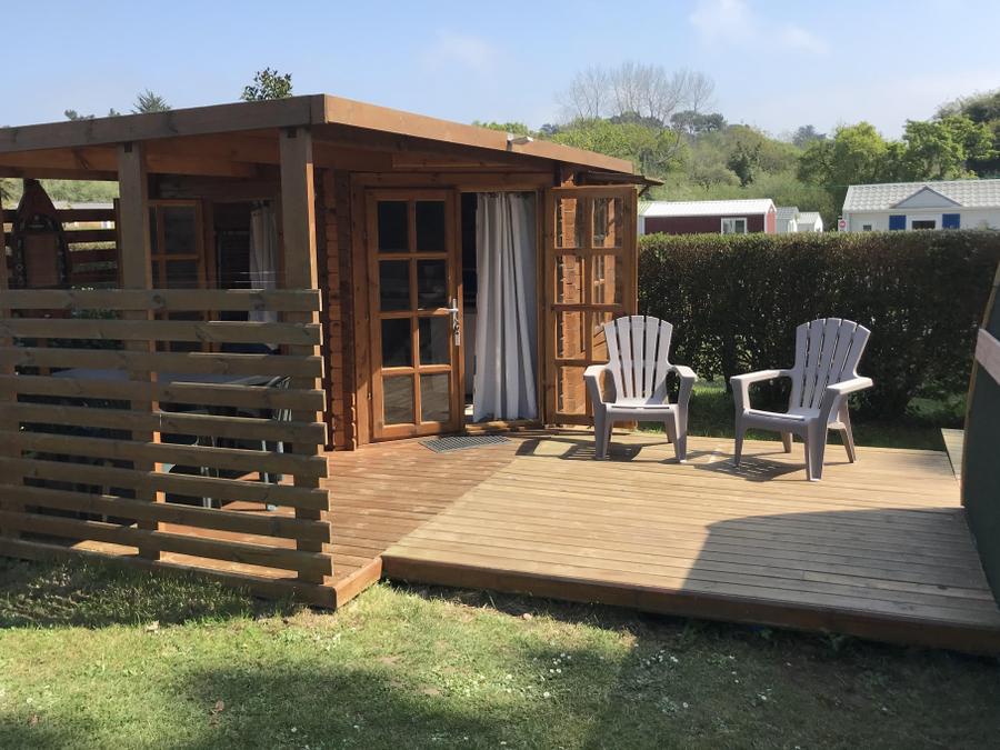 Bungalow 4 personnes - POD + chalet cuisine sans sanitaires (Animaux interdits) 2 adultes + 2 enfants 0