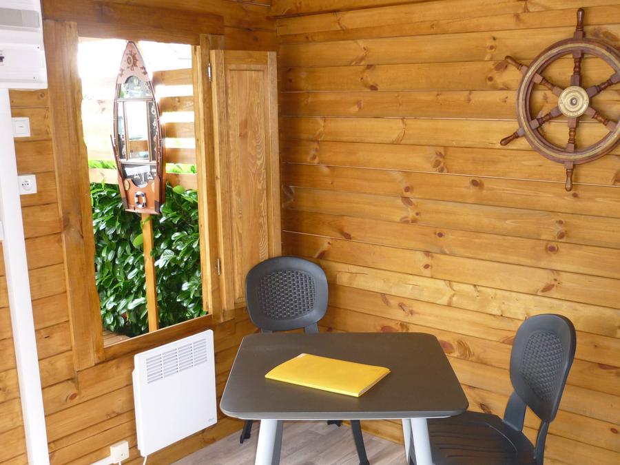 Bungalow 4 personnes - POD + chalet cuisine sans sanitaires (Animaux interdits) 2 adultes + 2 enfants 3
