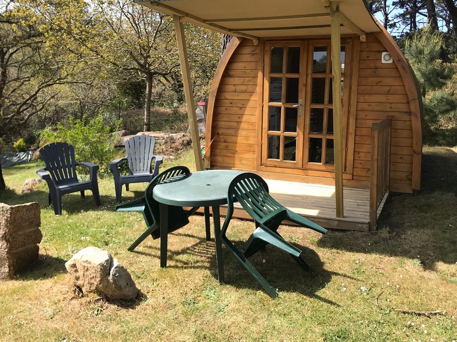 Bungalow 2 personnes - POD pour couple avec bébé sans sanitaires (Animaux interdits) 0