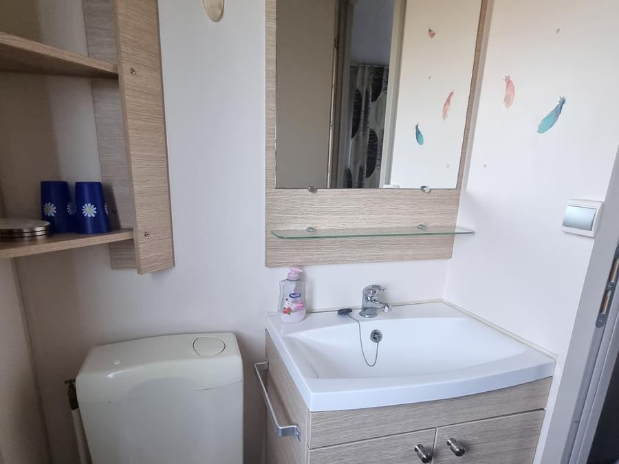 Mobilhome 6 personnes - 54 Résidence le lys 40m2 (2 salle de bains) +clim + LAVE VAISSELLE+TERRASSE COUVERTE 1/6 pers 7