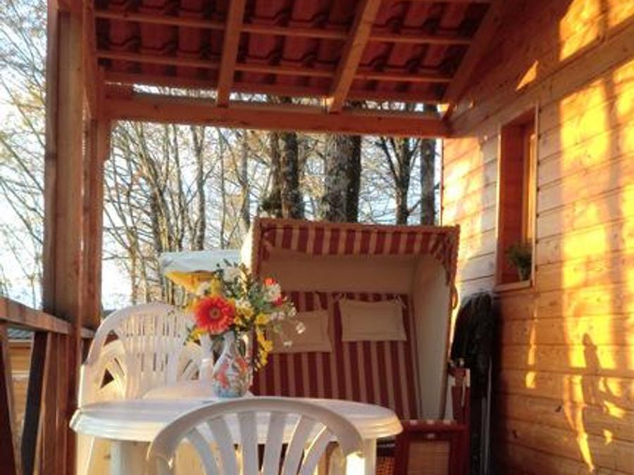 Chalet 5 personnes - 31 Chalet Soleil couchant 35m² + lave vaisselle + Terrasse couverte + Télévision 1/5 pers 1