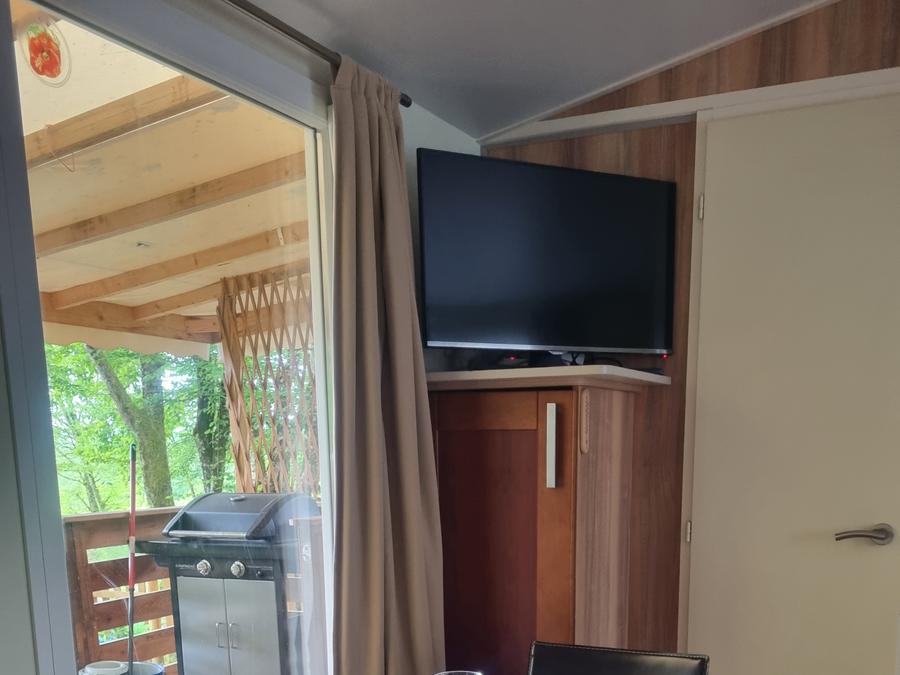 Mobilhome 4 personnes - 30 residence le lavandier 32M2, Terrasse Couverte, Télevision + Lave Vaisselle+ climatisation 2