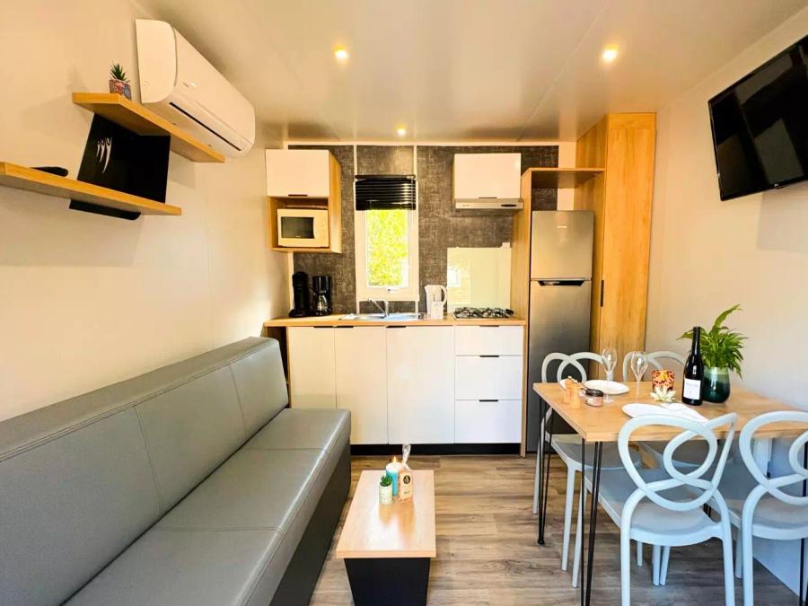 Mobilhome 6 personnes - 3 Pièces 6 Personnes Climatisé + TV (4 adultes + 2 enfants -12 ans max) (dimanche) 18