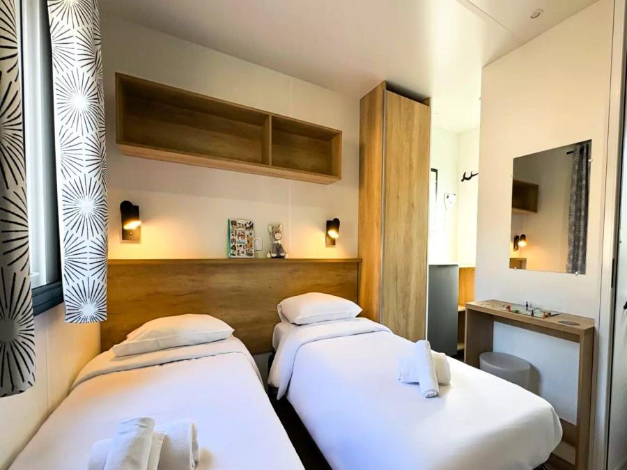 Mobilhome 6 personnes - 3 Pièces 6 Personnes Climatisé + TV (4 adultes + 2 enfants -12 ans max) (dimanche) 22