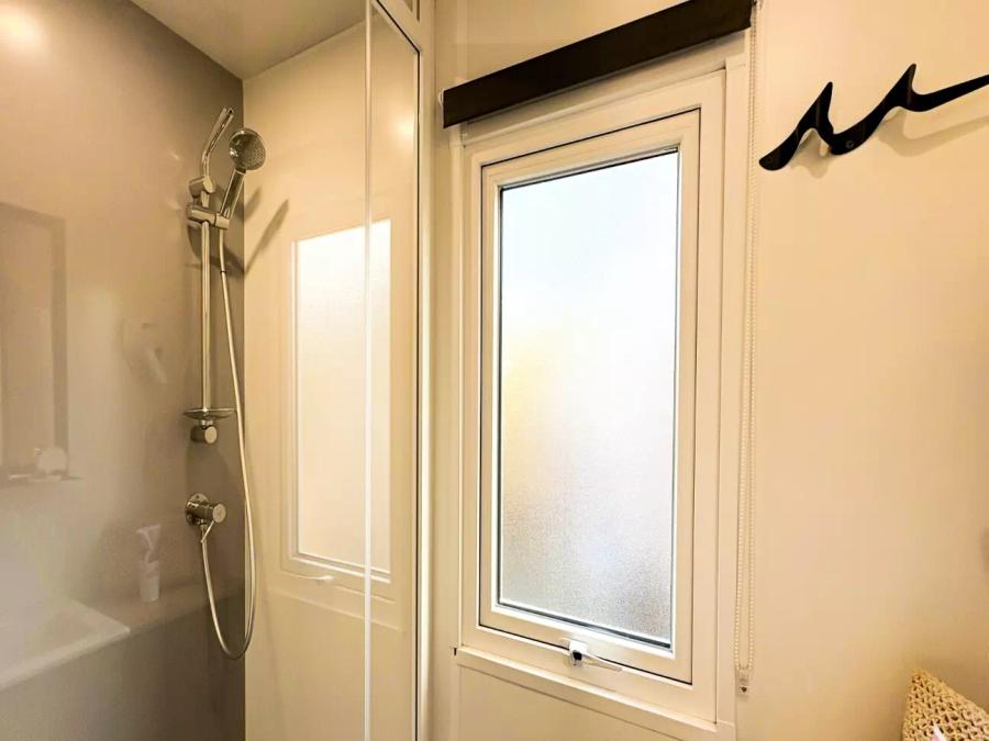 Mobilhome 6 personnes - 3 Pièces 6 Personnes Climatisé + TV (4 adultes + 2 enfants -12 ans max) (dimanche) 13