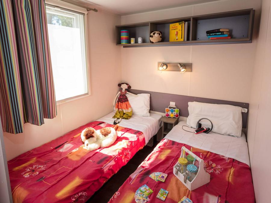 Mobilhome 6 personnes - Classic | 2 Ch. | 4/6 Pers. | Terrasse surélevée non couverte | 2 SDB | Clim. 4