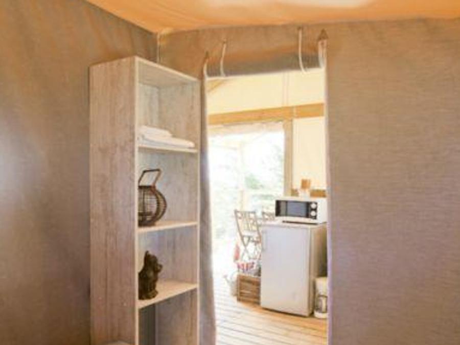 Tente en toile et en bois 5 personnes - CABANE PILOTIS 1