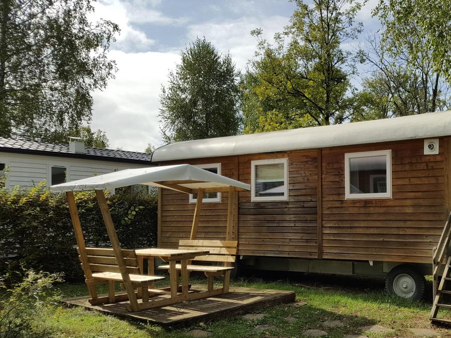 Hébergement 4 personnes - Roulotte 2