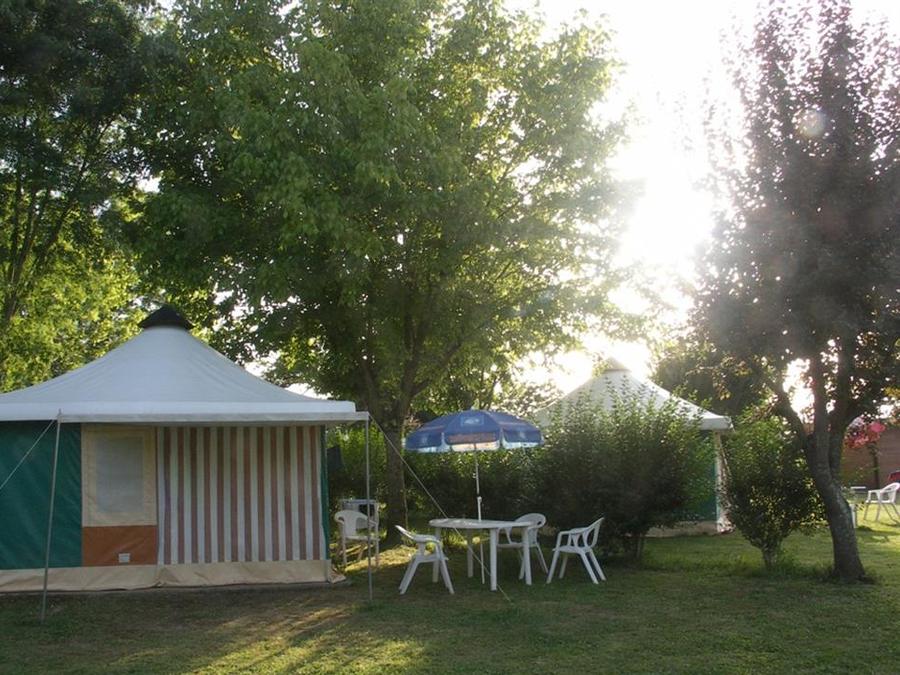 Bungalow toilé 5 personnes - Sans sanitaire 0