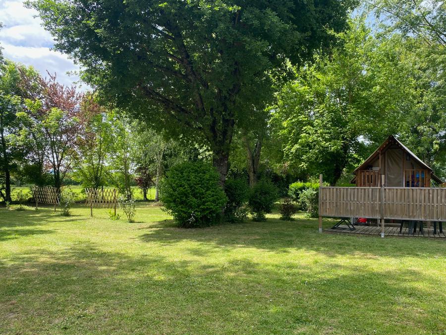 Tente 2 personnes - CABANE PERCHEE 2 PERS +possibilité tente sup (cabane sur pilotis) - sans sanitaires 9