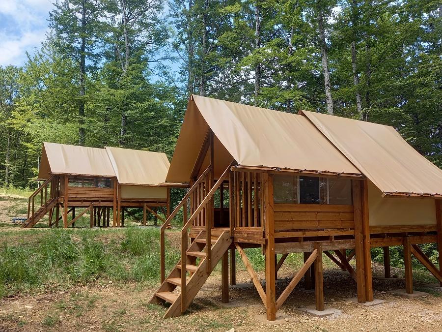 Tente 2 personnes - CABANE PERCHEE 2 PERS +possibilité tente sup (cabane sur pilotis) - sans sanitaires 0