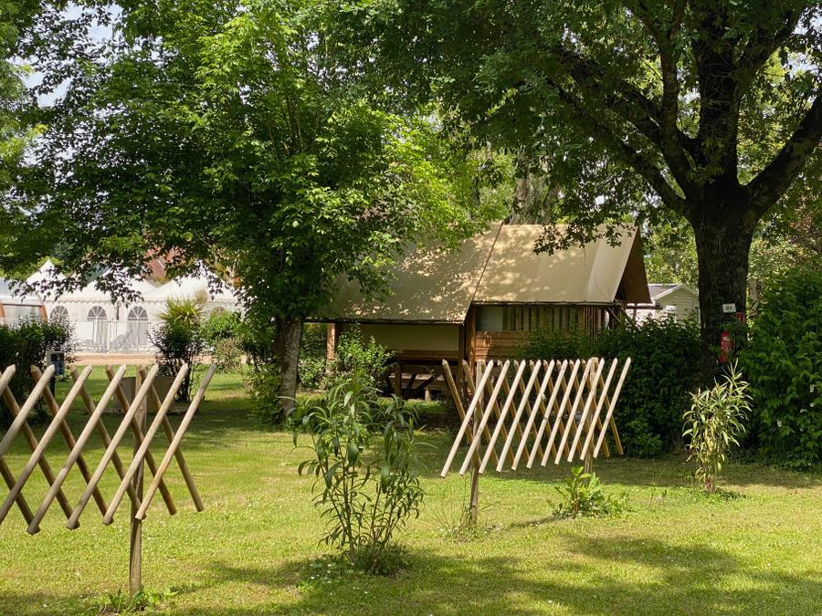 Tente 2 personnes - CABANE PERCHEE 2 PERS +possibilité tente sup (cabane sur pilotis) - sans sanitaires 8