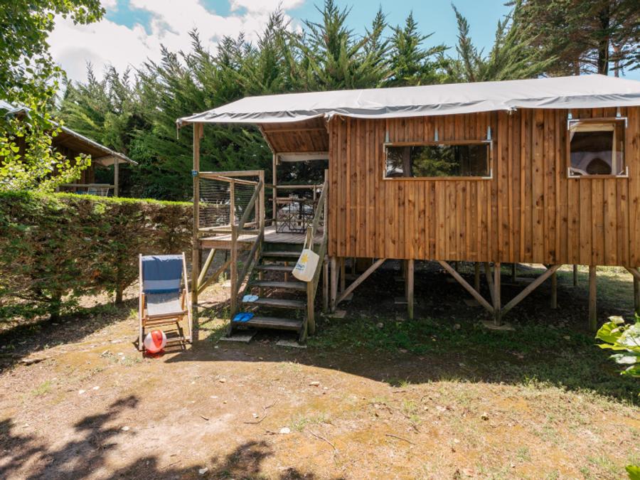 Tente en toile et en bois 4 personnes - Cabane Lodge Bois sur pilotis Standard 38m² (2 chambres) dont terrasse couverte de 8m² 4 pers. 0