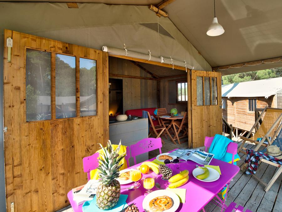 Tente en toile et en bois 4 personnes - Cabane Lodge Bois sur pilotis Standard 38m² (2 chambres) dont terrasse couverte de 8m² 4 pers. 11