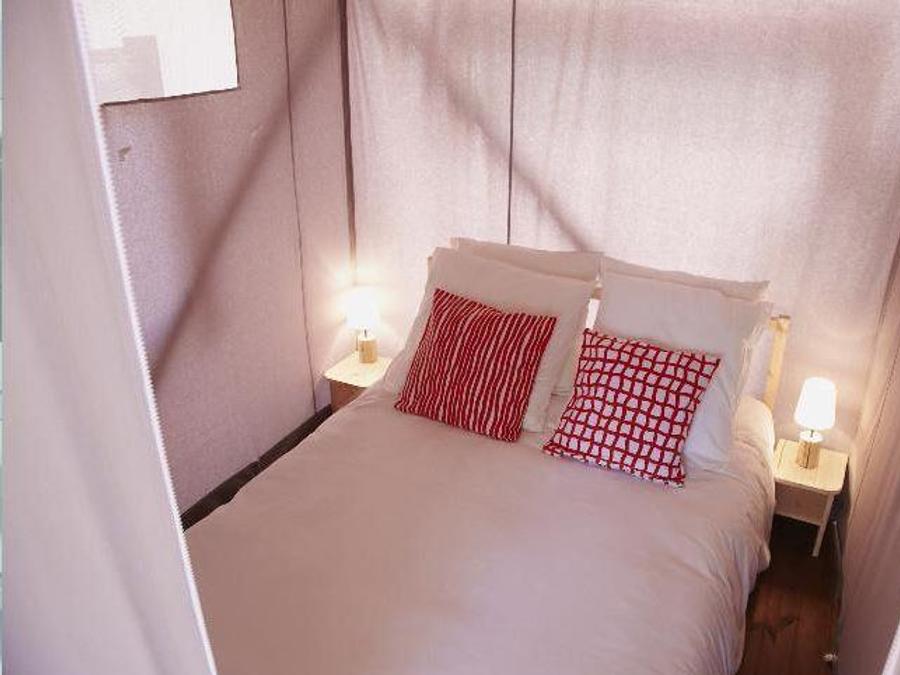 Tente en toile et en bois 4 personnes - Cabane Lodge Bois sur pilotis Standard 34m² (2 chambres) dont terrasse couverte de 11m² + TV 4 pers. 2