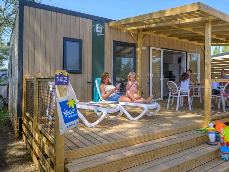 Mobilhome 6 personnes - Homeflower Premium 35m² (3 chambres) + CLIM + terrasse semi-couverte + TV + draps + serviettes 6 pers. 0
