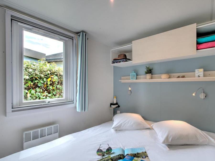 Mobilhome 6 personnes - Homeflower Premium 35m² (3 chambres) + CLIM + terrasse semi-couverte + TV + draps + serviettes 6 pers. 3