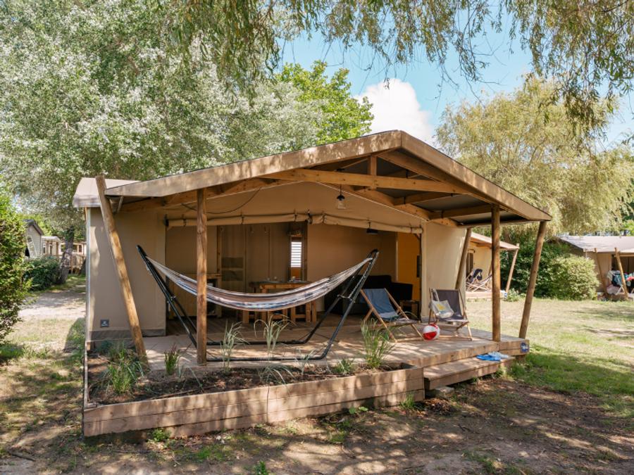 Tente en toile et en bois 5 personnes - Ecolodge Cotton Toilée 35m² (2 chambres) + TV + Terrasse semi-couverte 5 pers. 7