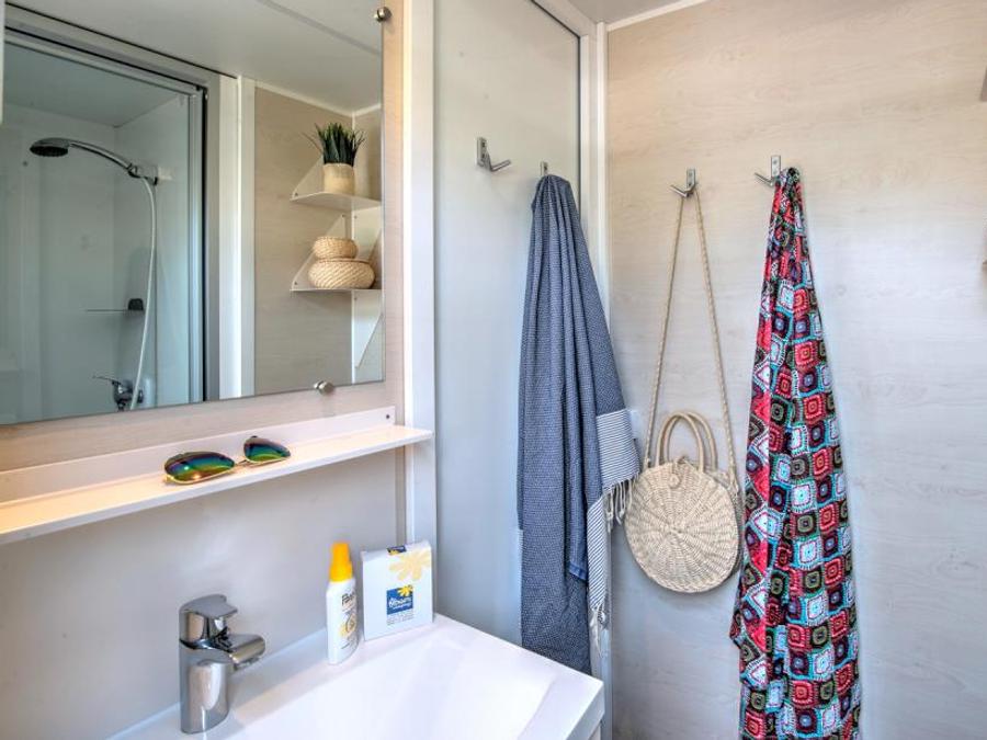 Mobilhome 6 personnes - Mobil-home Confort 35m² (3ch-6pers) + terrasse + TV + LV + Clim 4