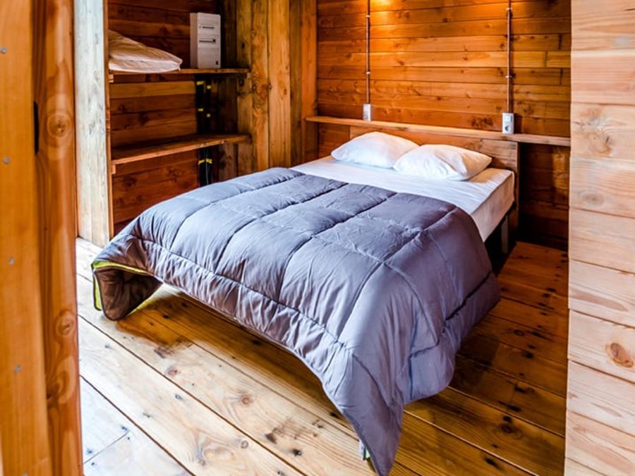 Chalet 6 personnes - Confort 50m² - 3 chambres + terrasse couverte + TV + four 8