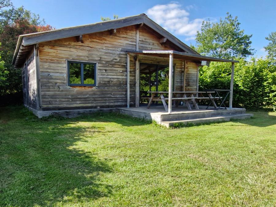 Chalet 6 personnes - Confort 50m² - 3 chambres + terrasse couverte + TV + four 12