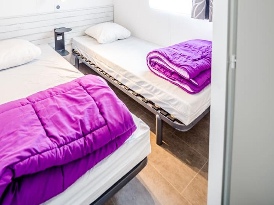 Mobilhome 6 personnes - Limousin Confort 36m² (3 ch -6pers) + terrasse couverte + TV + lave-vaisselle 5