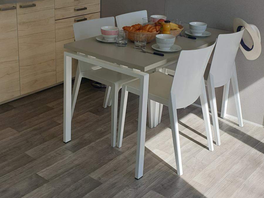 Mobilhome 4 personnes - Confort 28m² 2 chambres + terrasse sur pilotis 3