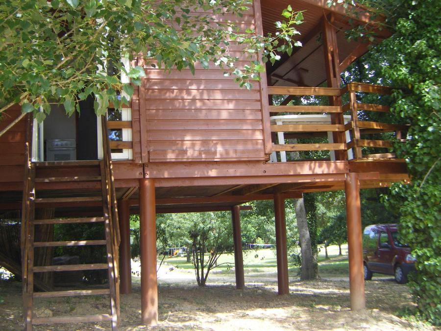 Chalet 4 personnes - sur pilotis à 2mètres de hauteur 2/4 places 30m² 5