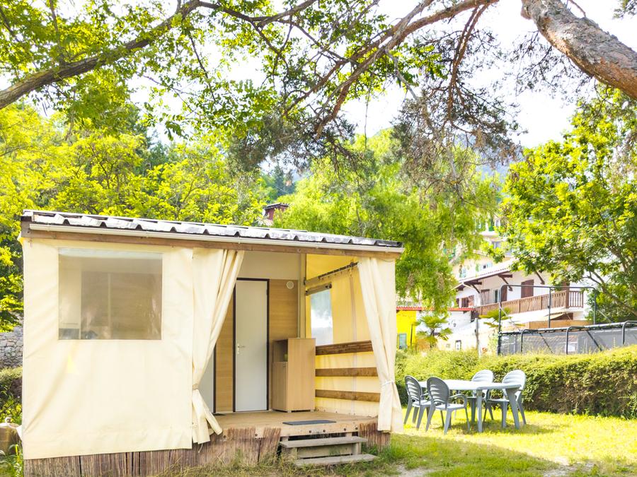Bungalow toilé 4 personnes - 2 chambres / sans salle de bain 0