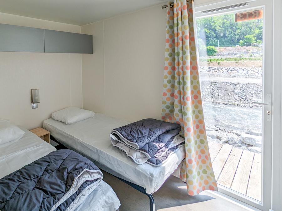 Mobilhome 4 personnes - Supérieur 36m² / 2 chambres / 2 salles d'eau / clim 6