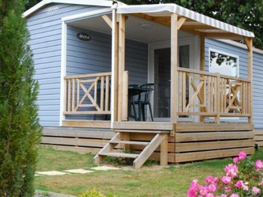 Mobilhome 4 personnes - Côté Confort 25m² (2 chambres) + TV + Terrasse intégrée - Arrivée Samedi 1