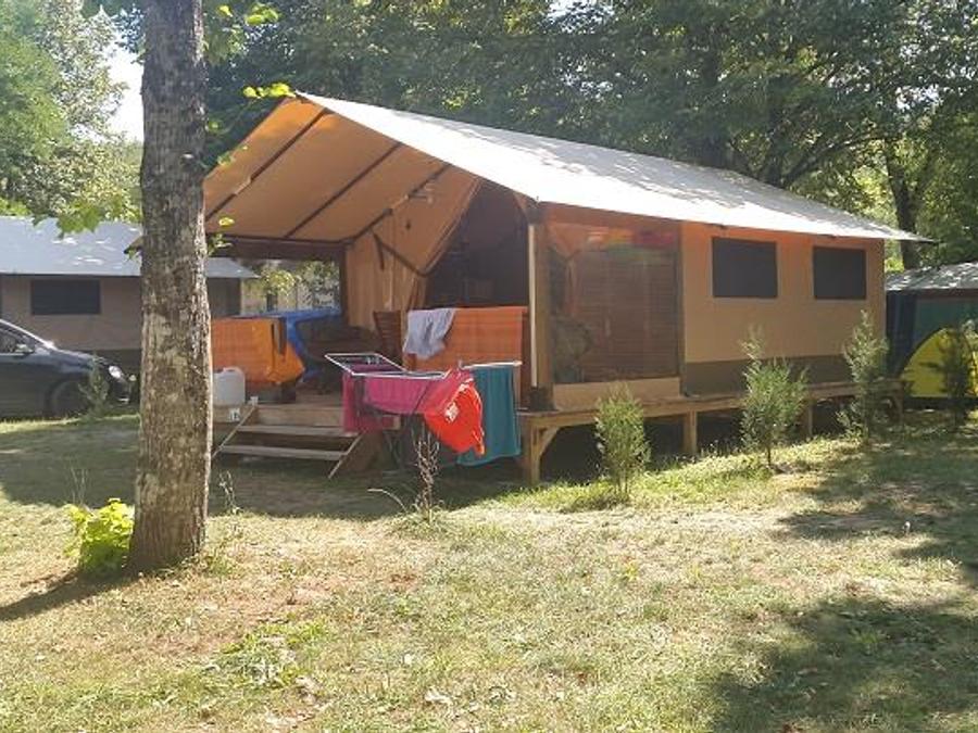 Tente en toile et en bois 5 personnes - VICTORIA LODGE - sans sanitaires 20 m² 2