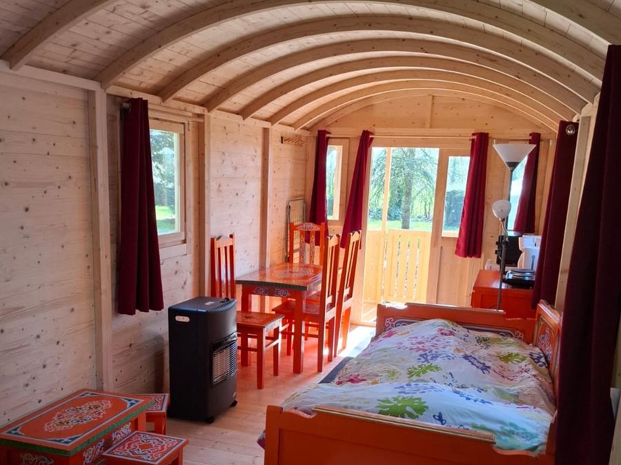Hébergement 4 personnes - roulotte 4 pers max 4