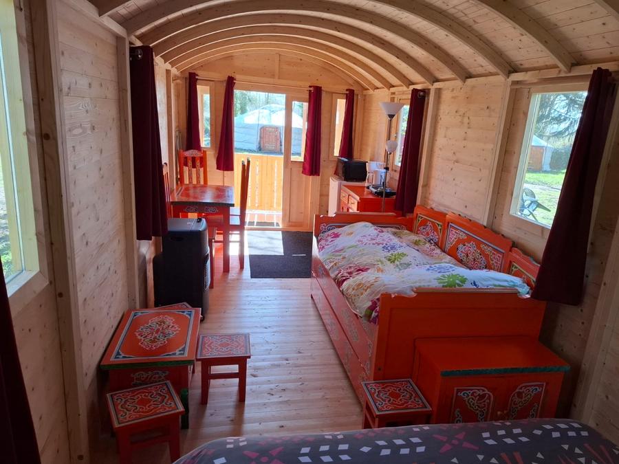 Hébergement 4 personnes - roulotte 4 pers max 3