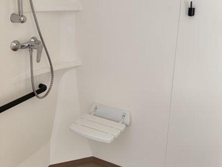 Mobilhome 5 personnes - C- Mobil-home Hélios - PMR - climatisé - 2 chambres 32m² avec terrasse couverte 4