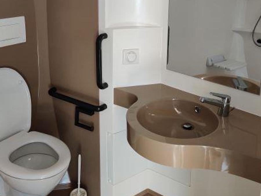 Mobilhome 5 personnes - C- Mobil-home Hélios - PMR - climatisé - 2 chambres 32m² avec terrasse couverte 2