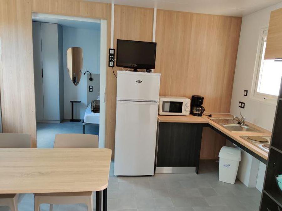 Mobilhome 5 personnes - C- Mobil-home Hélios - PMR - climatisé - 2 chambres 32m² avec terrasse couverte 1
