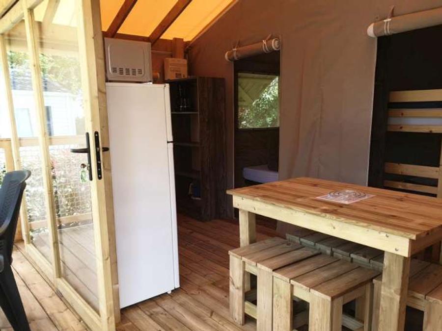 Tente en toile et en bois 5 personnes - C- Lodge pilotis - 2 chambres 24m² avec terrasse couverte 7